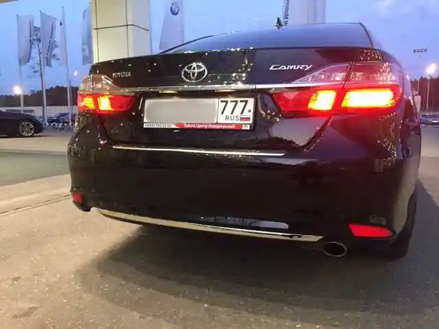 Хром заднего бампера на Toyota Camry 5, Душанбе