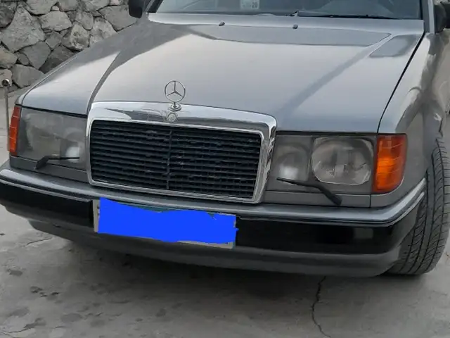 Mercedes-Benz W124