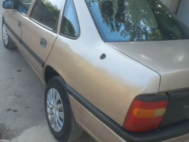 Opel Vectra A, 1989, Исфара - 7