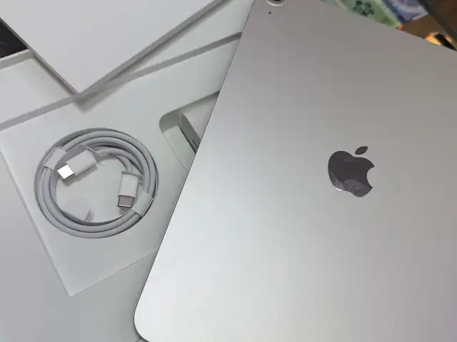 Планшет iPad Air M3 2026, Худжанд