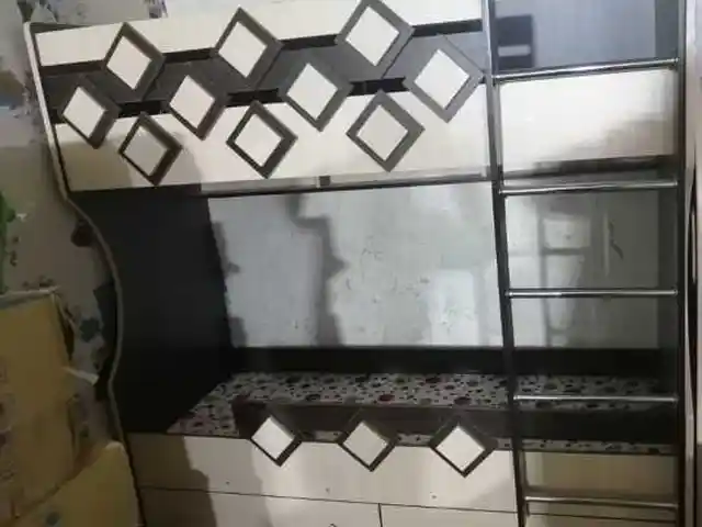 Двухъярусная кровать, Душанбе