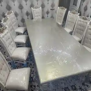Стол и стулья, Хуҷанд