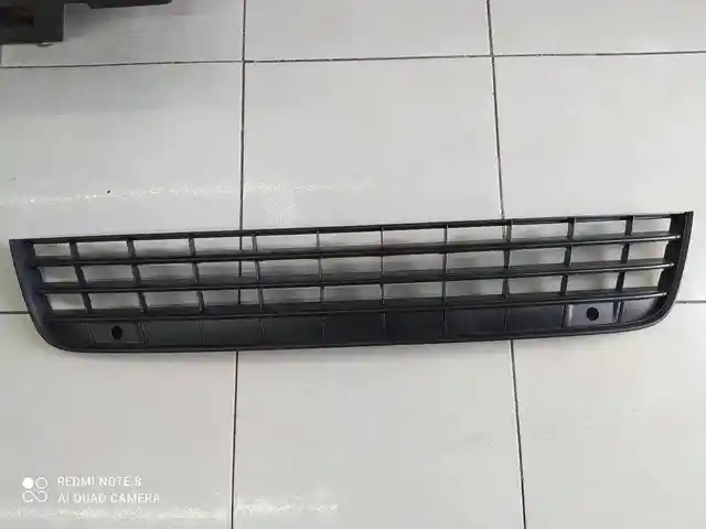 Решетка бампера от Volkswagen Touareg 2010-2014, Душанбе