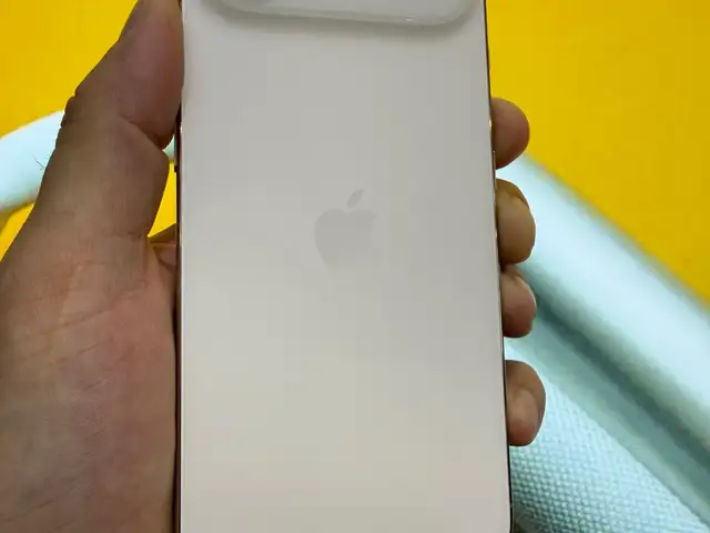 Apple iPhone Air, 256 gb, Light Gold, Душанбе