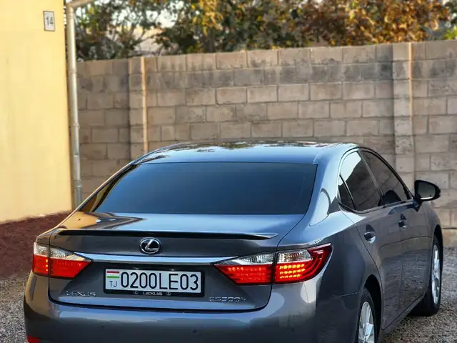 Lexus ES series