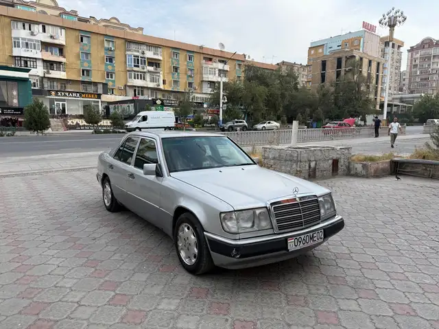 Mercedes-Benz W124