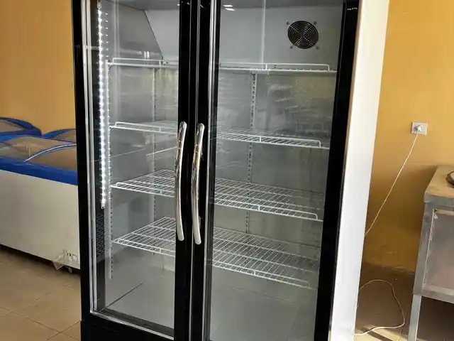 Витринный холодильник, Худжанд
