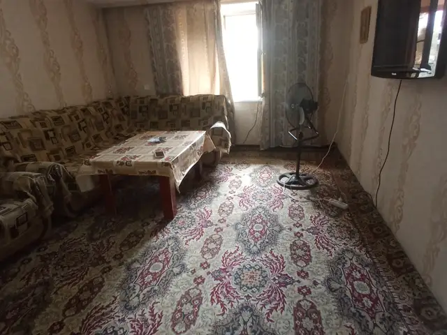 Комната в 1-комн. квартире, 3 этаж, 50м², Центр, Хуҷанд