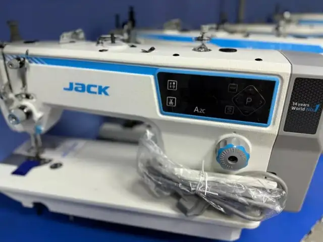 Мошинаи дузандаги Jack A2С, Душанбе