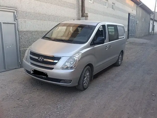 Фургон Hyundai Starex, 2010, Исфара