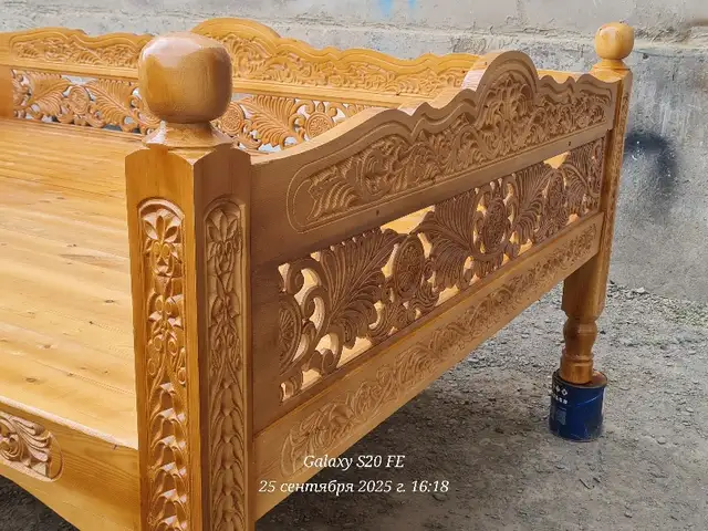 Тапчан 200/300, Исфара
