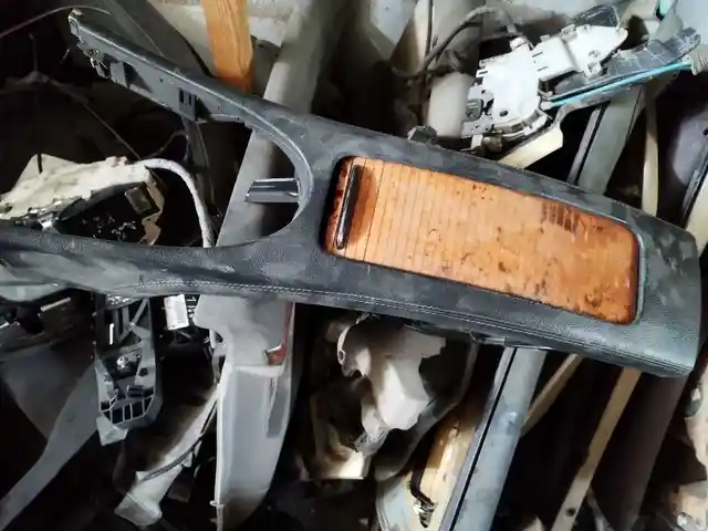 Подлокотник от Mercedes -Benz w211, Душанбе
