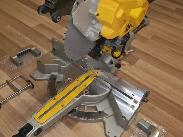 Торцовочная пила dewalt DWS727, 1675 Вт, 250 мм, Душанбе