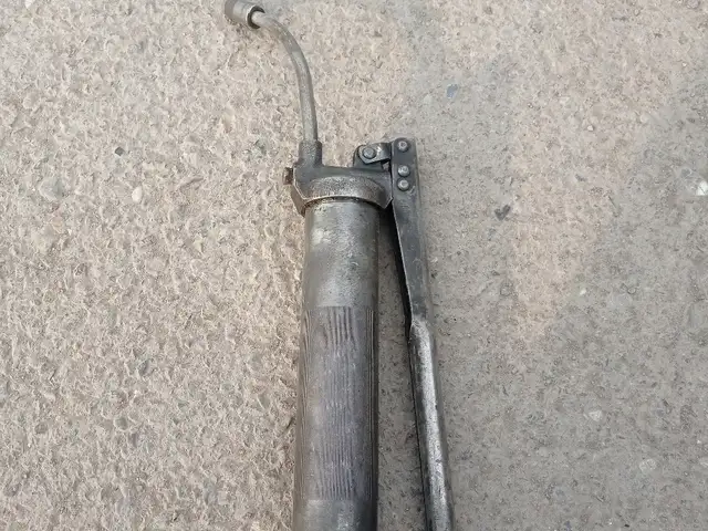 Шприц для смазки, Хуҷанд