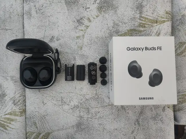 Беспроводные наушники Samsung Galaxy Buds FE, Хуҷанд