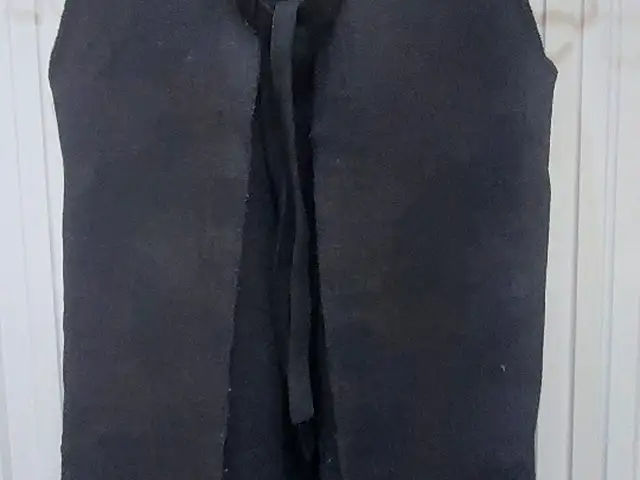 Безрукавка, Душанбе