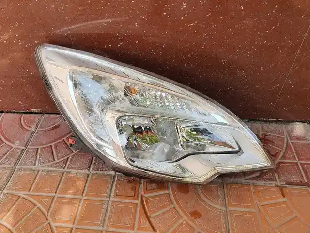 Фара от Opel Meriva B, Худжанд
