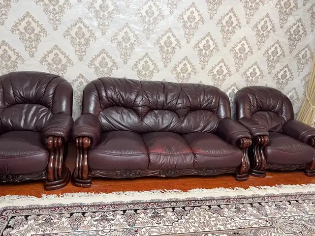 Кожаный диван, Душанбе