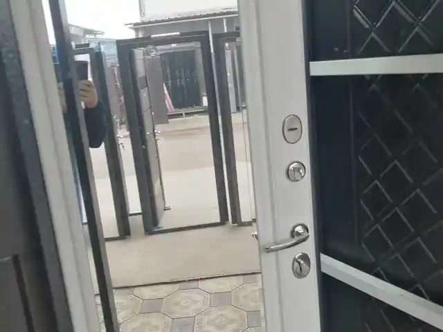 Дверь, Душанбе