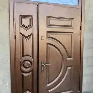 Стеклянная дверь, Душанбе