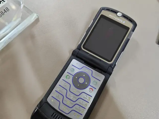 Motorola V3, Душанбе