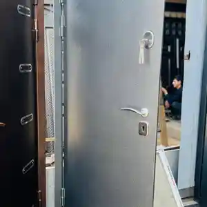Дверь, Душанбе