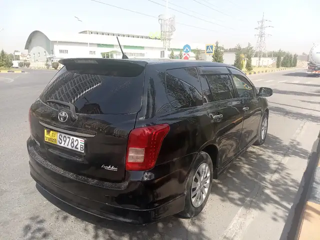 Toyota Fielder