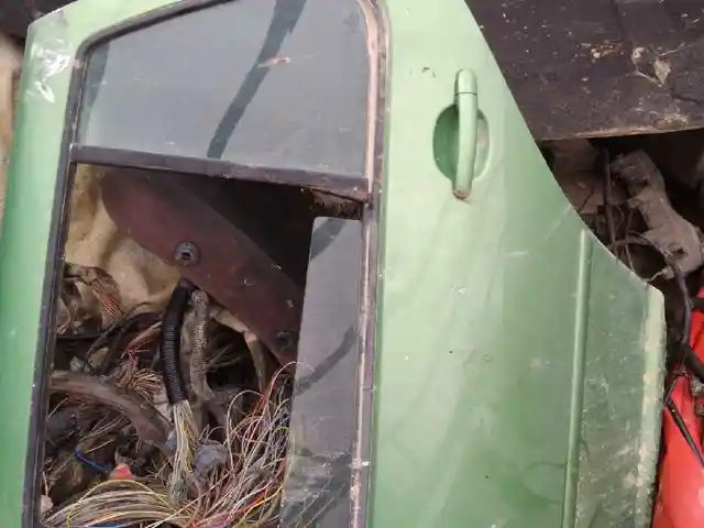 Двери от Volkswagen, Худжанд