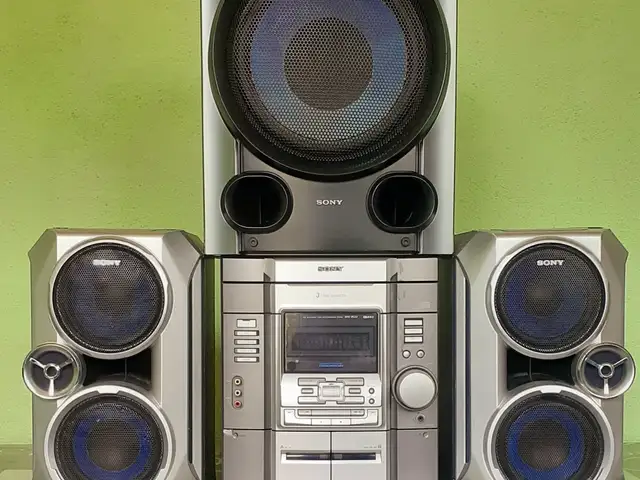 Музыкальный центр Sony, Гиссар