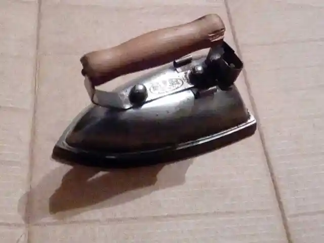 Утюг, Душанбе