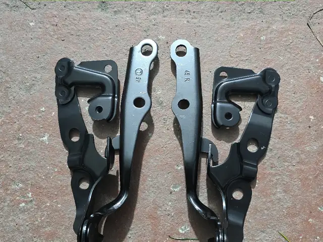 Петля капота от Toyota Camry 2007-2011, Душанбе