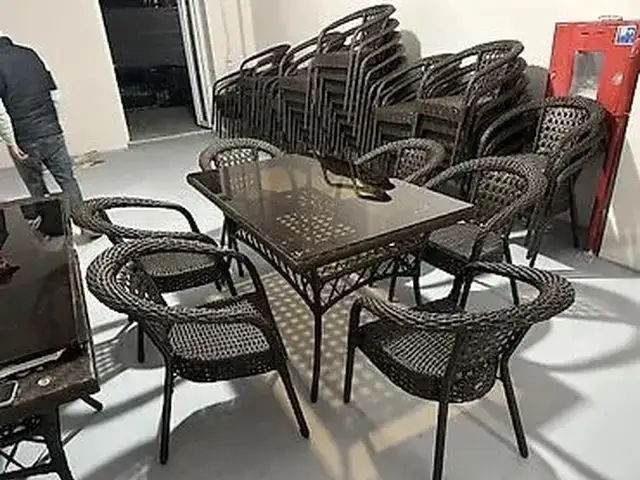 Стол и стулья, Душанбе