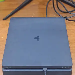 Игровая приставка Play station 4 slim 1TB, Душанбе