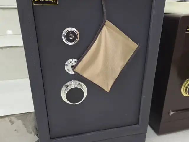 Сейф, Душанбе