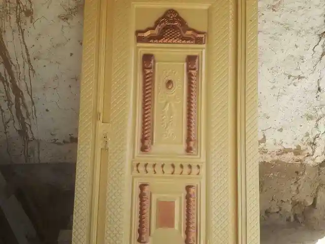 Дверь, Вахдат