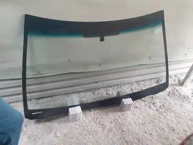 Лобовое стекло Toyota Camry 1, Душанбе
