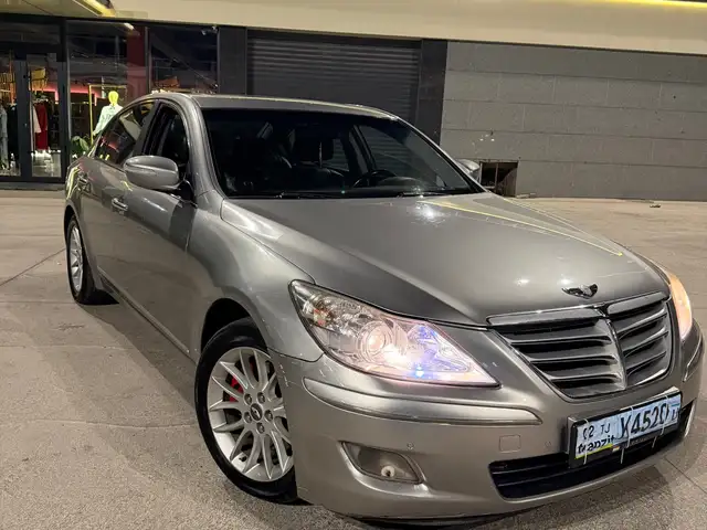 Hyundai Genesis