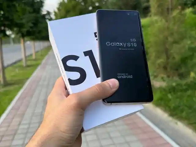 Samsung Galaxy S10 Plus 5G 512gb Gold, Душанбе - 2