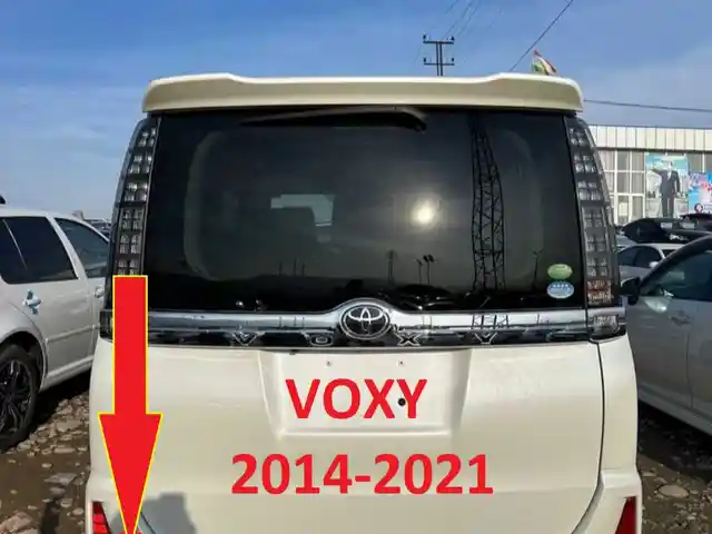 Задняя буксировочная заглушка от Toyota Voxy 2014-2021, Душанбе