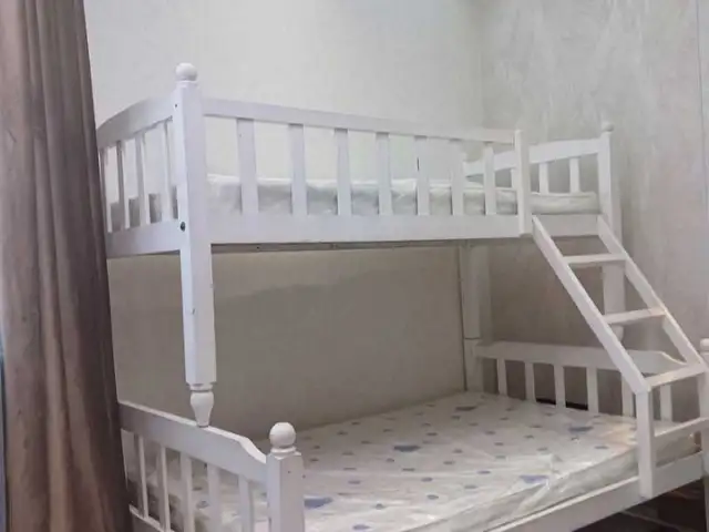 Двухъярусная кровать, Душанбе