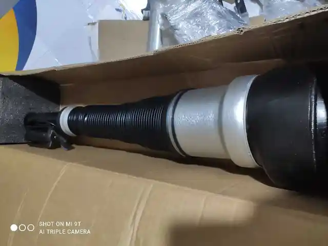 Пеневмо задний правый на Mercedes Benz w221, Душанбе