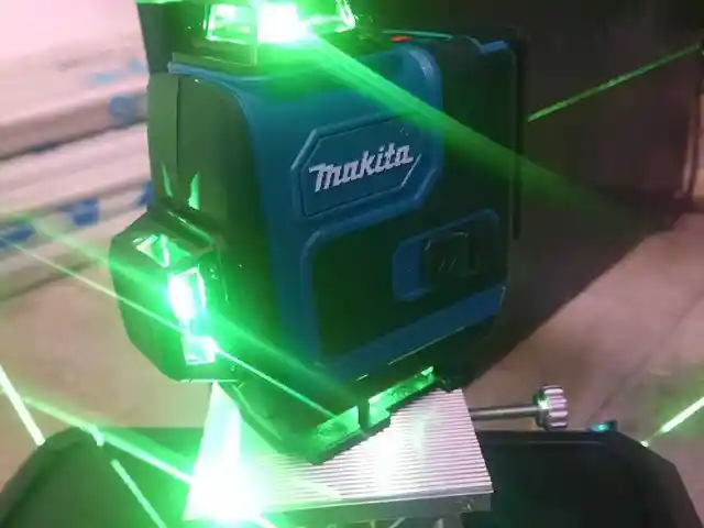 Лазерный уровень Makita, Душанбе