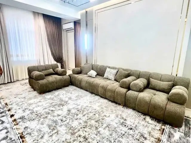 3-комн. квартира, 3 этаж, 120м², Исмоили Сомони, Овир, Душанбе