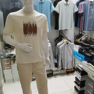 Маникени фуруши, Душанбе