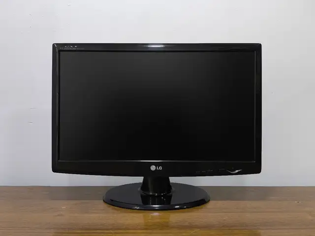 Монитор LG Flatron W2243S 22 Full HD 1920x1080p, Душанбе