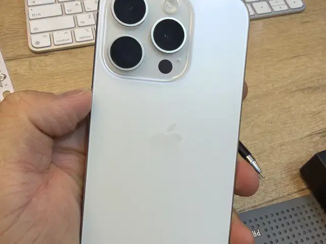 Apple iPhone 15 Pro, 128 gb, White Titanium, Худжанд