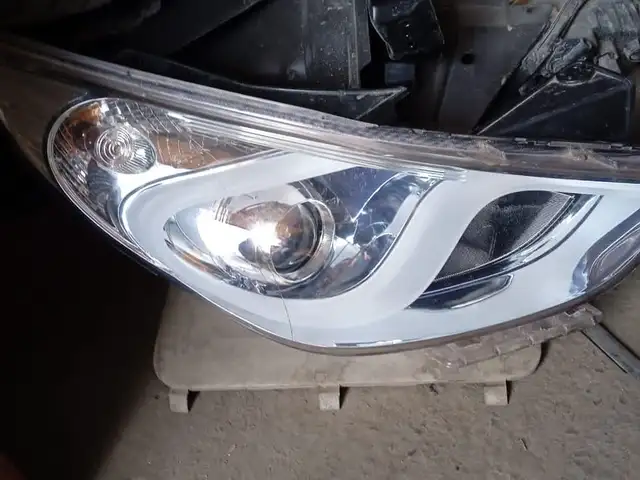 Передний фар Hyundai Santa 2014, Душанбе