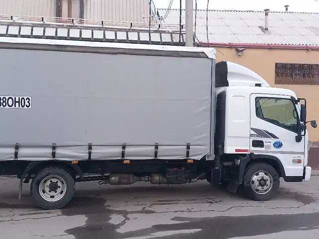Бортовой грузовик Hyundai, 2016, Бохтар (Курган-Тюбе)