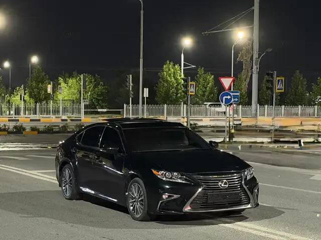 Lexus ES series
