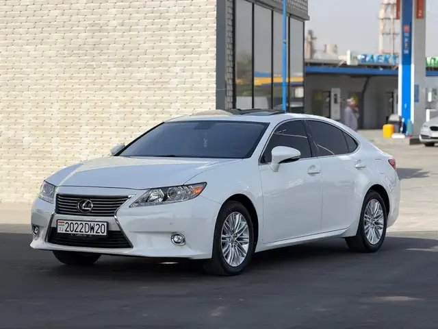 Lexus ES series